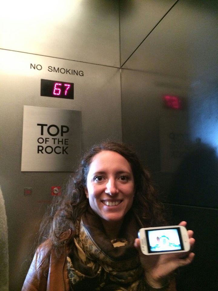 46. En un ascensor que suba al menos hasta la planta 20. +1 punto al equipo que llegue más alto.