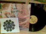 42.- Un disco de vinilo de Madonna.