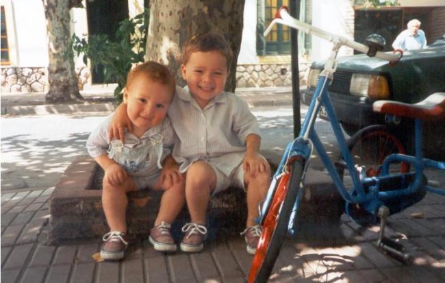 Mi bro y yo de pekes