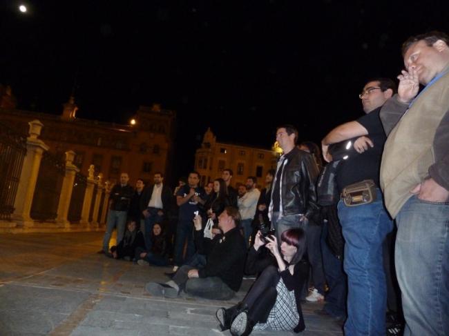7 - La gente escuchando atentamente