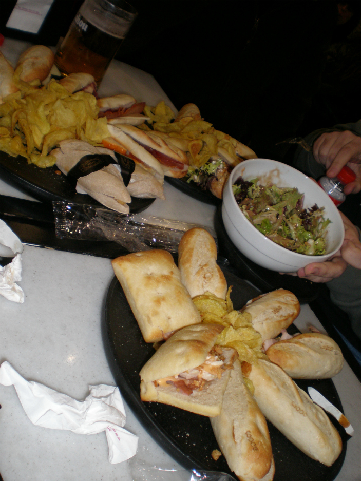 KDD Valencia 11-02-2012 La cenaaaa ^^
