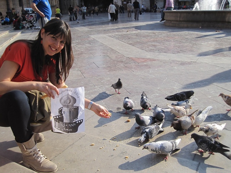 Prueba 42: Dando de comer a unas palomas.