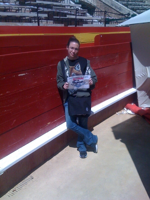  66.- En la arena de una plaza de toros (de una plaza de toros fija, no una portátil o desmontable).