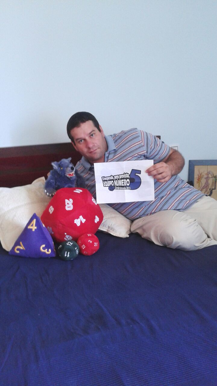 62. Con un dado de peluche distinto a un d6.