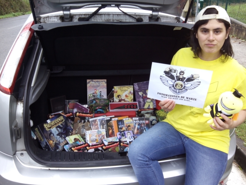 22. Vendiendo material friki (merchandising, juegos de rol, juegos de mesa, etc…) desde el maletero de un coche como si fuera mercancía ilegal.