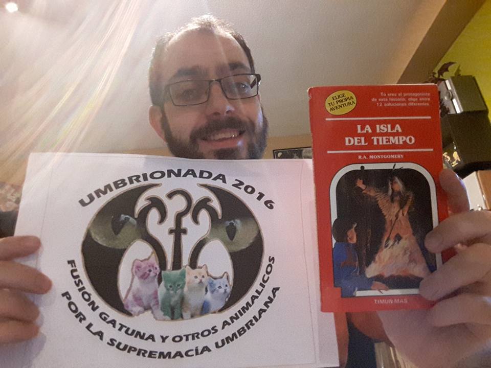 71. Con un libro-juego de los de “Elige tu propia aventura”.