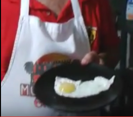 [VIDEO] 6. Haciendo un huevo frito sin romper la yema.