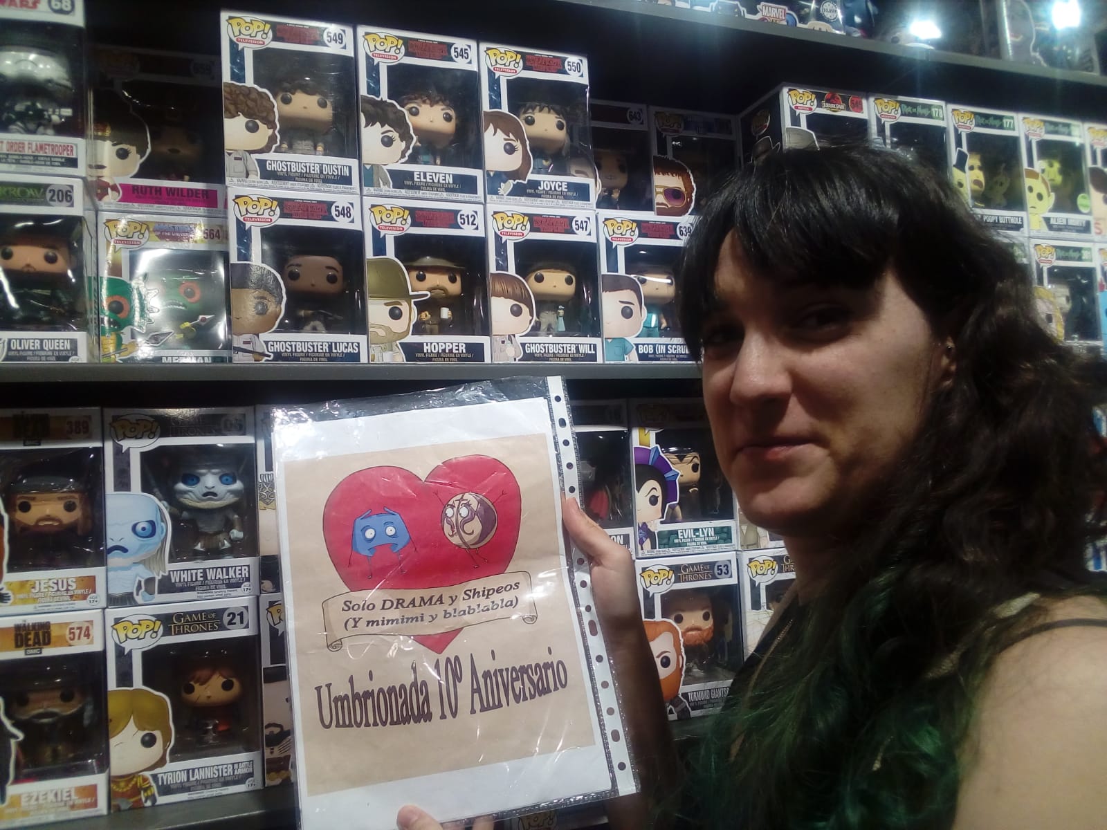 46. Con al menos 5 muñecos Funko de Stranger Things