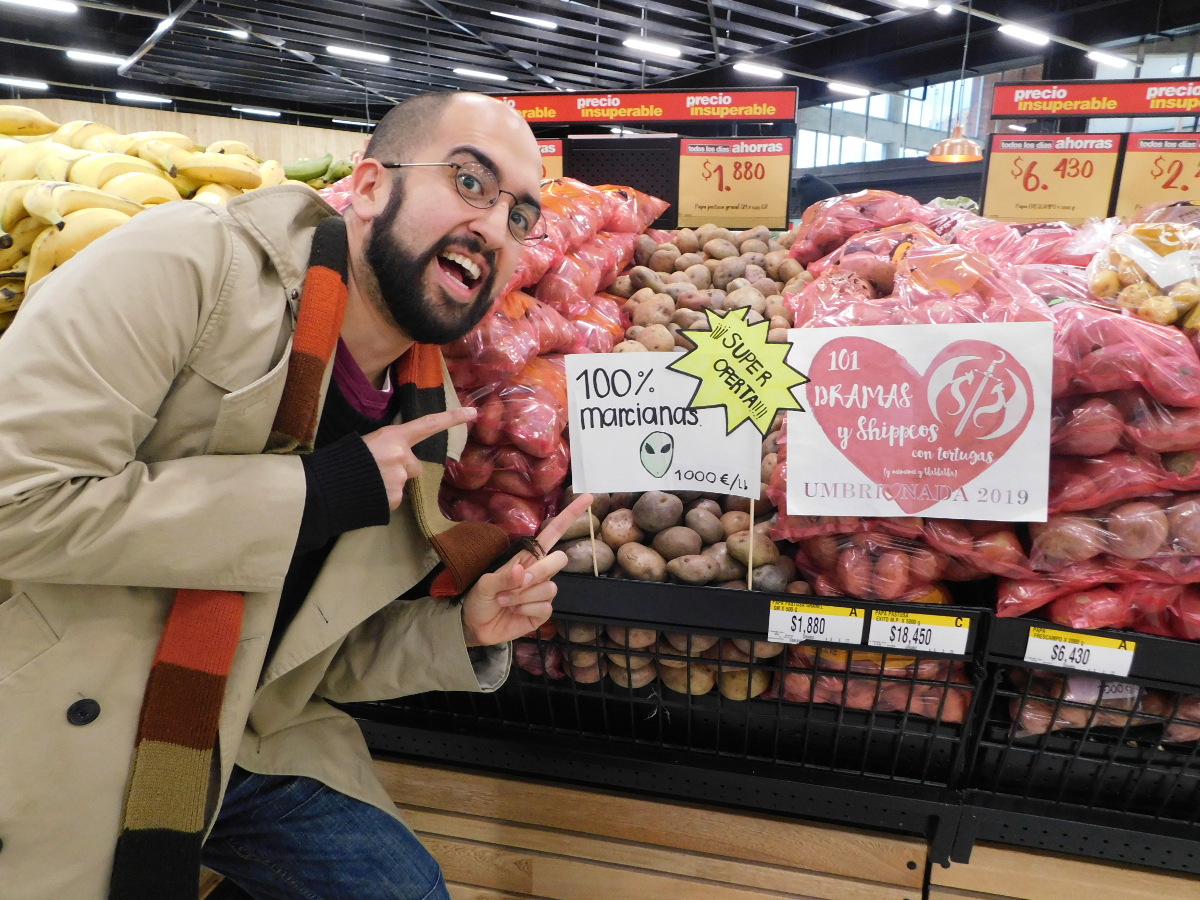 21. En la zona de verduras de un comercio junto a las patatas. Estas deben tener un precio desorbitado y un cartelito que indique que han sido cultiva