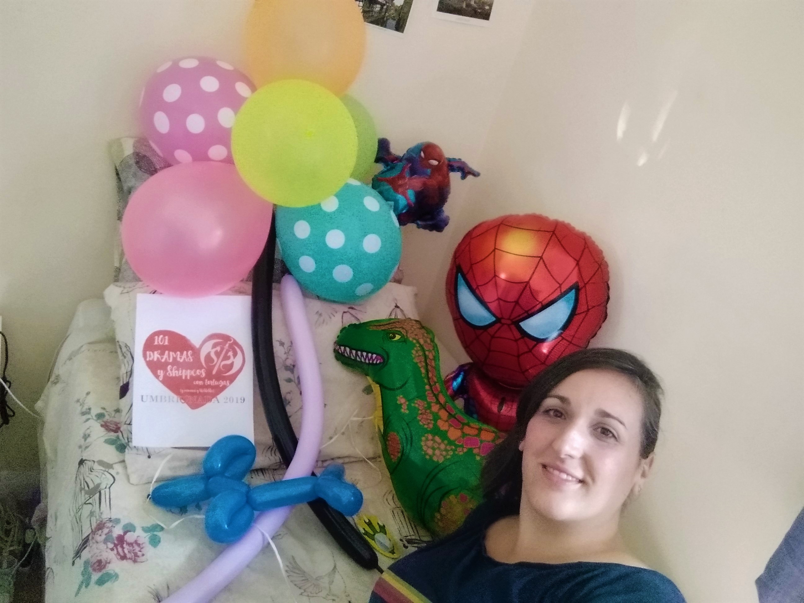 4. Con más de 5 globos inflados de diferentes colores