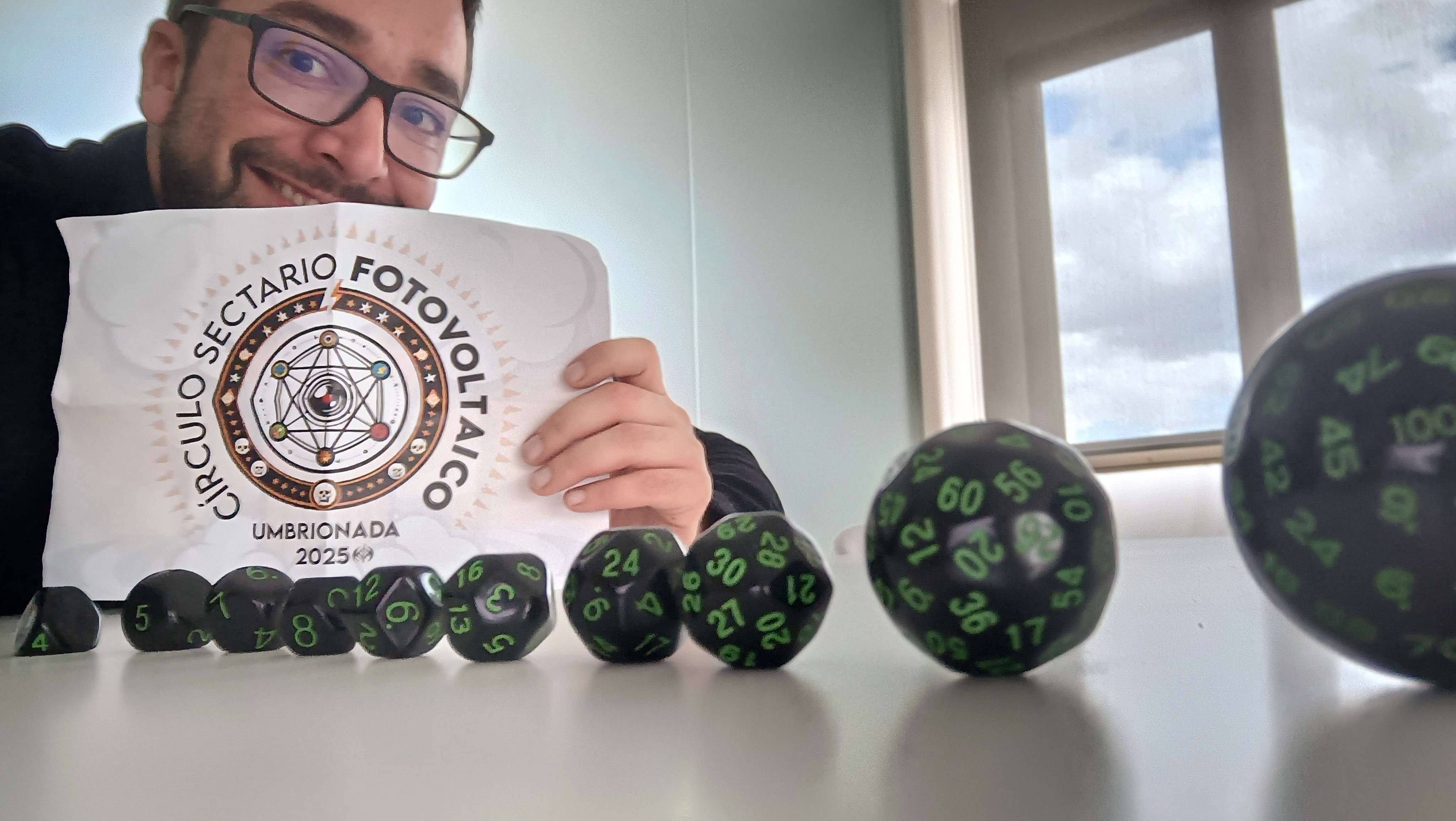 80 - Con N dados de diferentes caras y que no sean los 7 clásicos (4,6,8,10,decimal,12,20), siendo N el número de semanas de juego de la Umbrionada