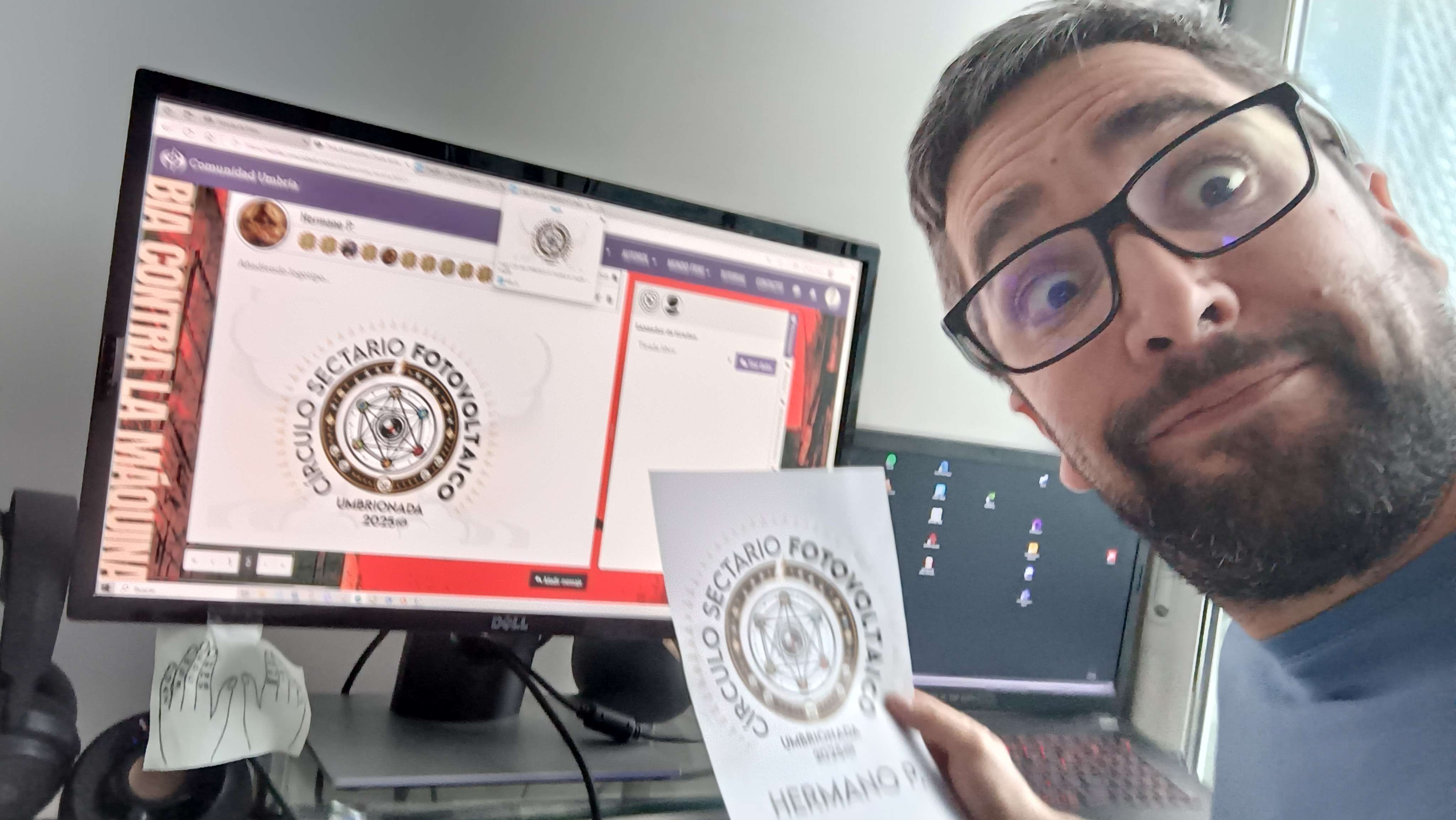 98 - Con una pantalla de ordenador donde nos muestres que has subido el logo del equipo en la versión natilla de Comunidad Umbría.