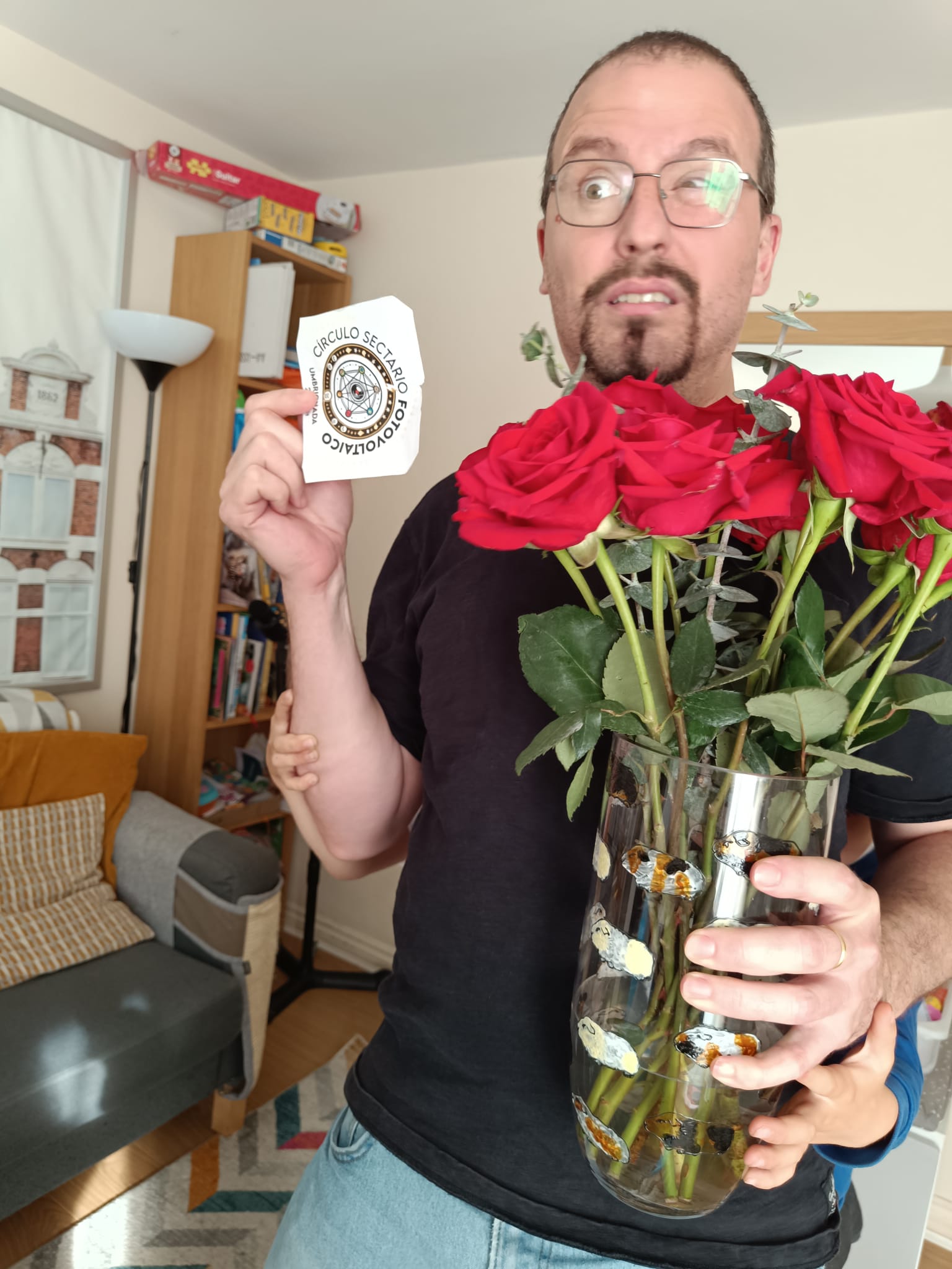 97-Con un bonito ramo de flores y que parezca que la foto se ha hecho con una I.A.