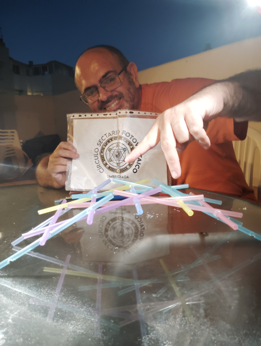 70 - Construir un puente autosostenible según el sistema de Leonardo da Vinci de, por lo menos, 5 secciones