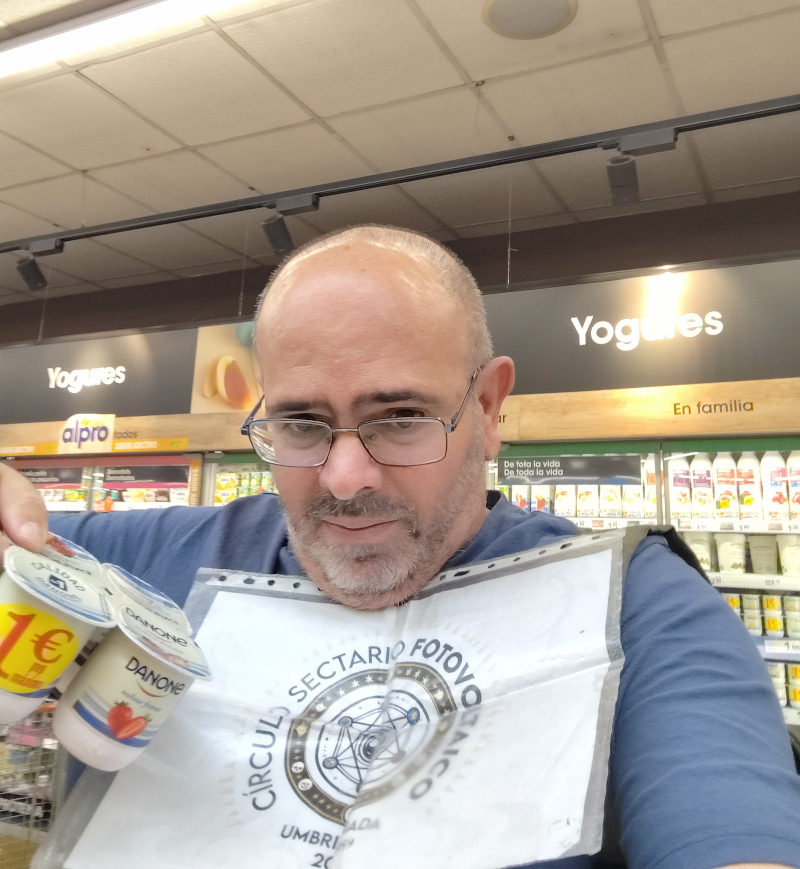 57 - En una tienda de comida para humanos donde vendan insectos para comer.+3 Si haces un vídeo comiendo un insecto.