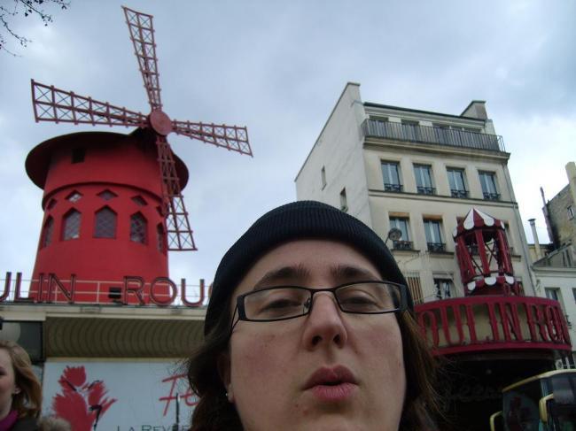 Kal en el Moulin Rouge