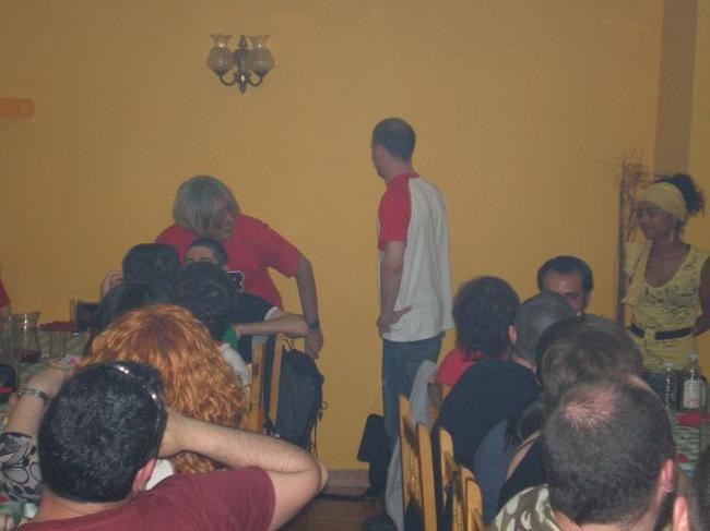 Alex recogiendo su premio...