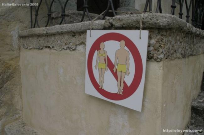 ¡Prohibido llevar ropa interior!