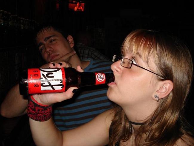 Edin y su Duff & Ahtmanok de lejos...