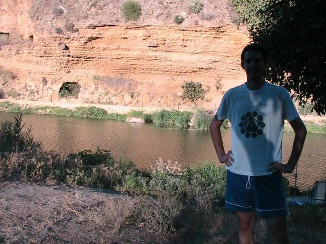 27.- En un río de montaña. (2)