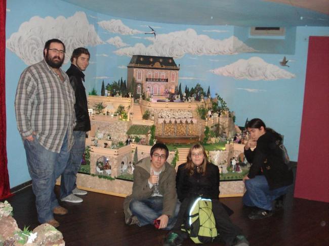 Pseudofoto de grupo... en la tienda de fantasia!!