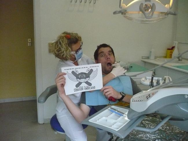 10. En una silla de dentista.