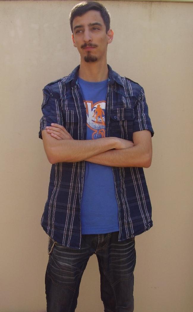 ¡Illyon con perilla y bigote! xD