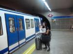 6- En el andén de metro o subterráneo haciéndo autostop a un tren que se va