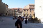 Calaboso y Unanada en una conocida plaza de Segovia