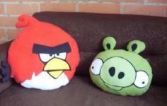 13. [VÍDEO] Jugando al Angry Birds de verdad, con peluches (cualquier peluche).