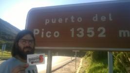 68. Junto a un cartel de algún pico, puerto o montaña. Se debe poder leer la altura del mismo. +2 al equipo que consiga el más alto.