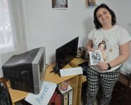 Prueba 43.- Con una televisión o monitor de los de tubo y otro plano y los carteles de antes y después como si fuera un anuncio