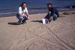 148.- En la playa con el símbolo arcano de Cthulhu dibujado en la arena.