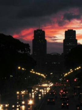 Venezuela Nocturna I: Caracas de las Noches Rojas