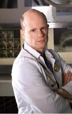 Doctor Janus Vitel. - Jefe Médico.